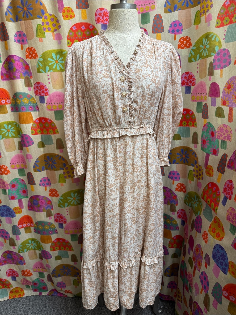 Flower & Feather L/S Floral Dress. Large